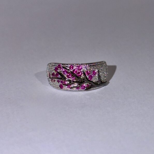 Elara Radiance Signature Ring