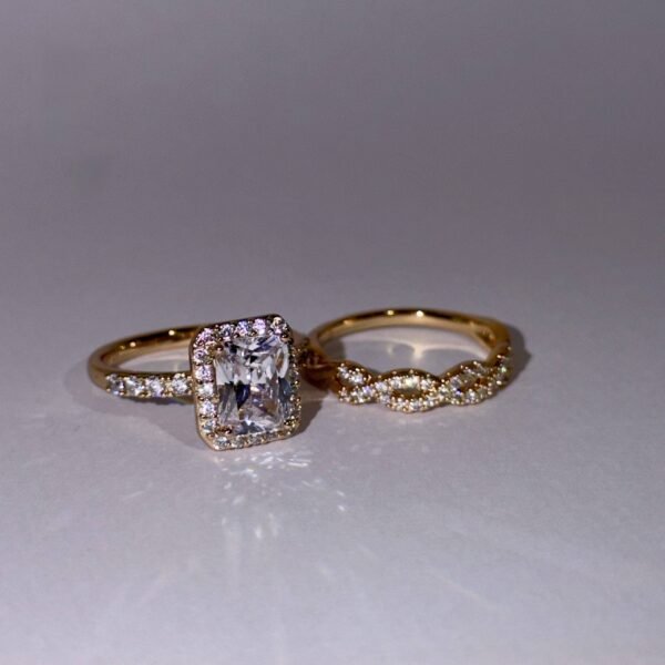 Divina Serenity Crown Ring