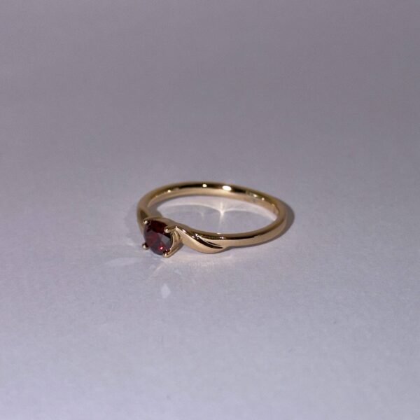 Veloura Legacy Crown Ring