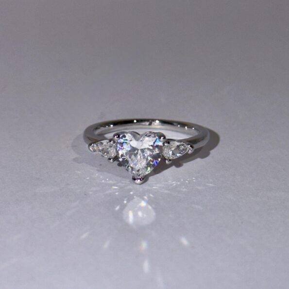 Élise Essence Heirloom Ring