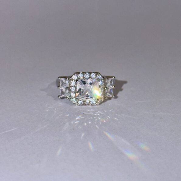 Marquise Luxe Royale Ring