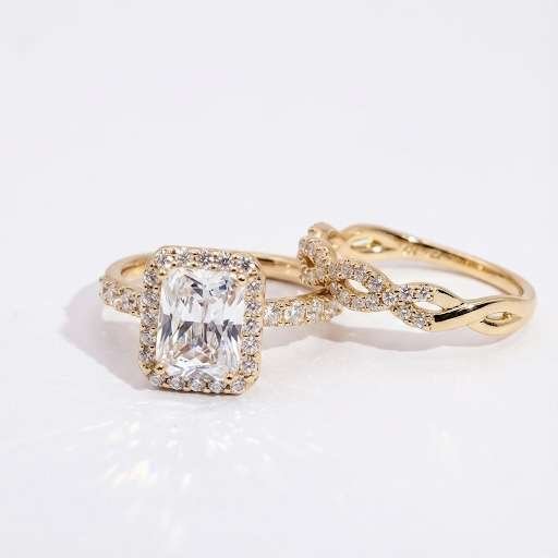 Divina Serenity Crown Ring