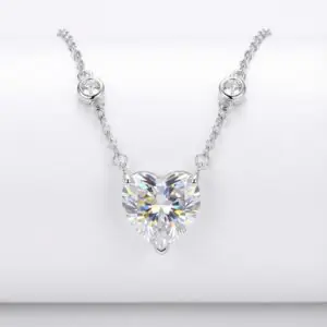 Astoria Veil Necklace