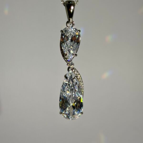 Éclat Celestial Necklace