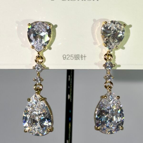 Astoria Veil Earrings