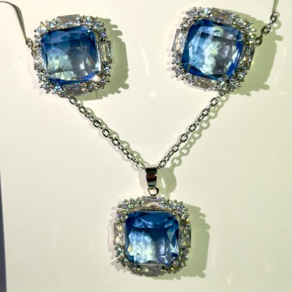 Éclat Halo Necklace Set